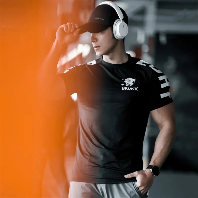 2025 Summer New Men T-shirt Sports Leisure Running Fitness